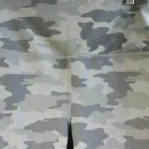 Kyodan Gray Camo Print Leggings Women's Size S Small Petite - Picture 3 of 9